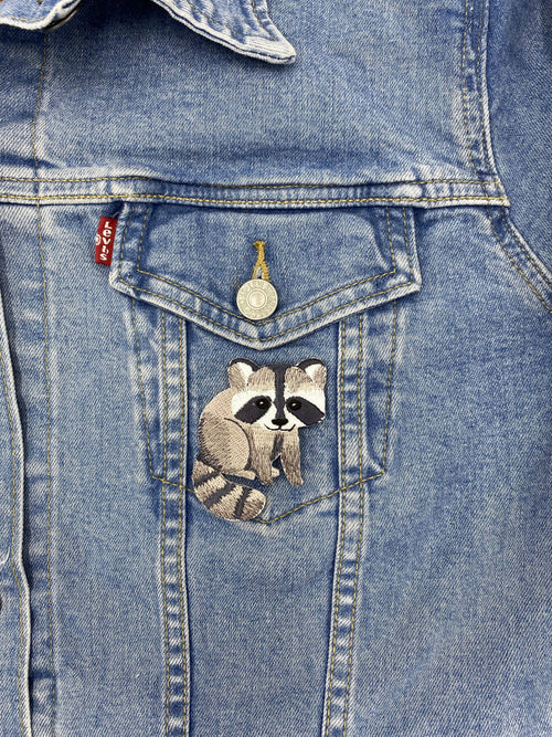 Baby Raccoon, Animals, Facing Right, Iron on Patch